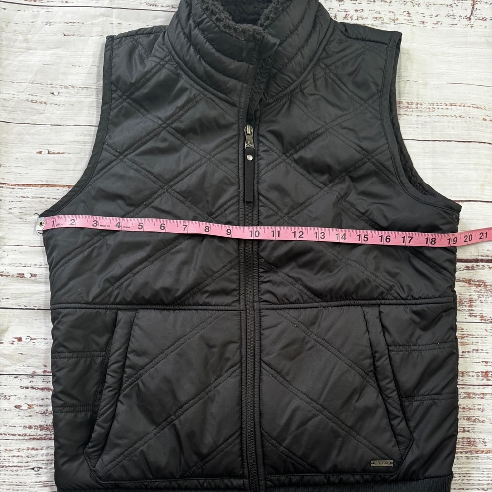 PrAna Black Quilted Sherpa Lined Vest Small - Picture 7 of 9